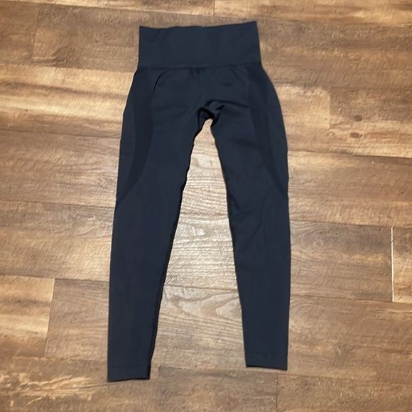 TYC Seamless Enhance Leggings- Black - Picture 2 of 3